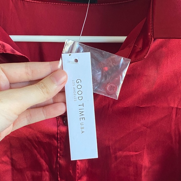 Women’s Chic Good Time Red Button Down Shirt - Picture 3 of 14